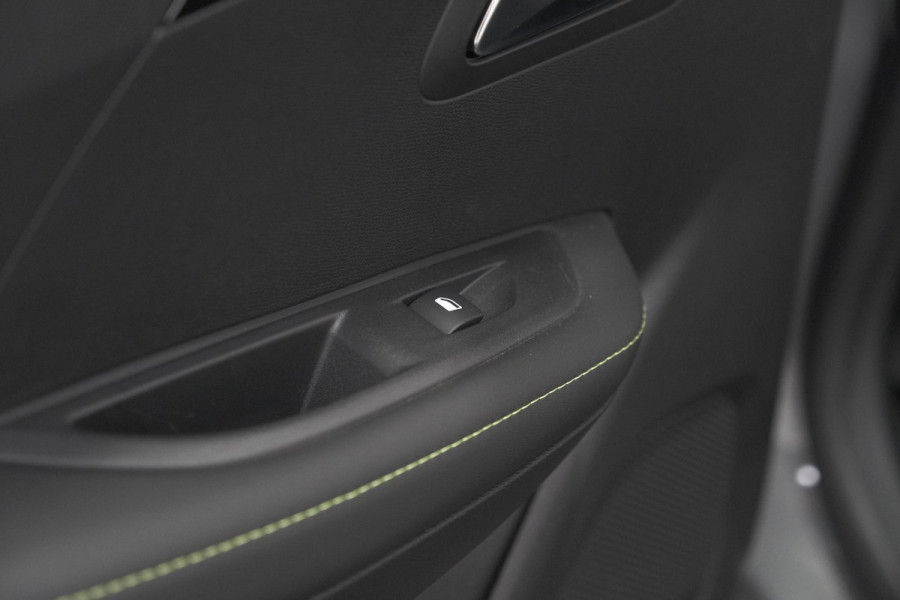Peugeot 208 Hybrid 100 e-DCS6 GT | 360 Camera | Pack Alcantara | Dodehoekdetectie | Stoelmassage Peugeot 208 Hybrid 100 e-DCS6 GT | 360 Camera | Pack Alcantara | Dodehoekdetectie | Stoelmassage