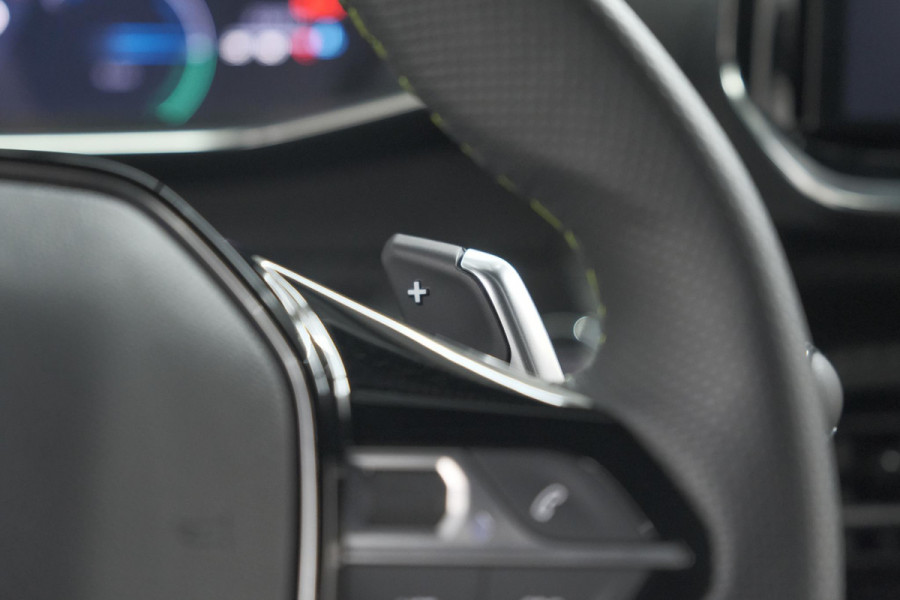 Peugeot 208 Hybrid 100 e-DCS6 GT | 360 Camera | Pack Alcantara | Dodehoekdetectie | Stoelmassage Peugeot 208 Hybrid 100 e-DCS6 GT | 360 Camera | Pack Alcantara | Dodehoekdetectie | Stoelmassage