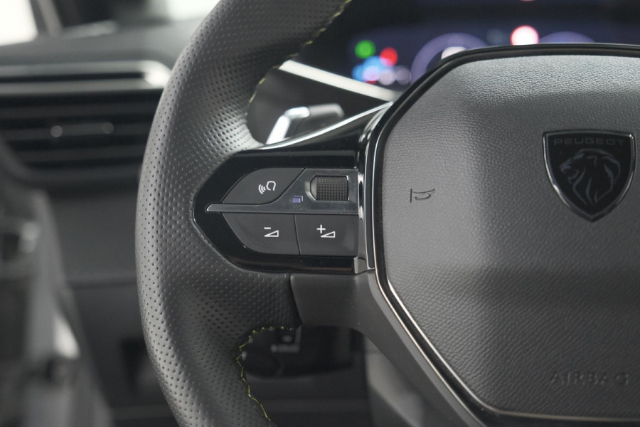 Peugeot 208 Hybrid 100 e-DCS6 GT | 360 Camera | Pack Alcantara | Dodehoekdetectie | Stoelmassage Peugeot 208 Hybrid 100 e-DCS6 GT | 360 Camera | Pack Alcantara | Dodehoekdetectie | Stoelmassage