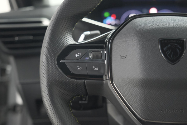 Peugeot 208 Hybrid 100 e-DCS6 GT | 360 Camera | Pack Alcantara | Dodehoekdetectie | Stoelmassage Peugeot 208 Hybrid 100 e-DCS6 GT | 360 Camera | Pack Alcantara | Dodehoekdetectie | Stoelmassage