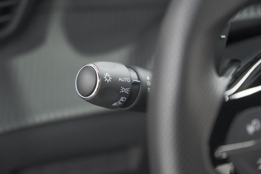 Peugeot 208 Hybrid 100 e-DCS6 GT | 360 Camera | Pack Alcantara | Dodehoekdetectie | Stoelmassage Peugeot 208 Hybrid 100 e-DCS6 GT | 360 Camera | Pack Alcantara | Dodehoekdetectie | Stoelmassage