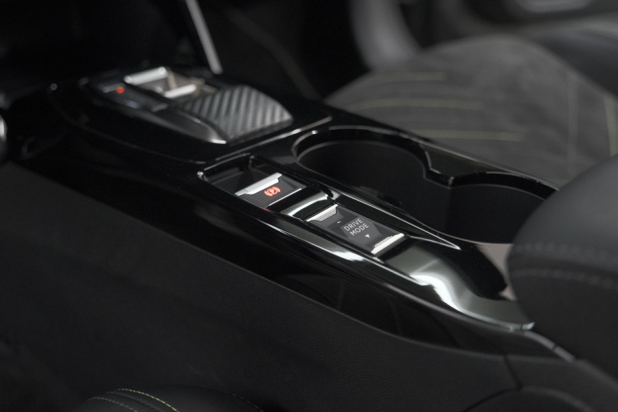 Peugeot 208 Hybrid 100 e-DCS6 GT | 360 Camera | Pack Alcantara | Dodehoekdetectie | Stoelmassage Peugeot 208 Hybrid 100 e-DCS6 GT | 360 Camera | Pack Alcantara | Dodehoekdetectie | Stoelmassage