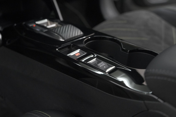 Peugeot 208 Hybrid 100 e-DCS6 GT | 360 Camera | Pack Alcantara | Dodehoekdetectie | Stoelmassage Peugeot 208 Hybrid 100 e-DCS6 GT | 360 Camera | Pack Alcantara | Dodehoekdetectie | Stoelmassage