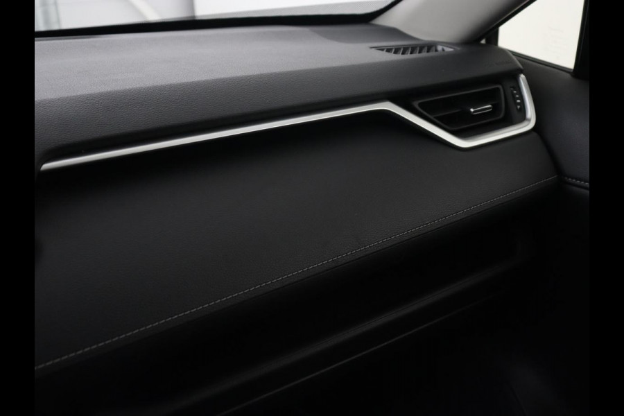 Toyota RAV4 2.5 Hybrid Business | Trekhaak | Adaptive cruise | Camera | Carplay | Digital Cockpit | Climate control | Parkeerhulp | Full LED Toyota RAV4 2.5 Hybrid Business | Trekhaak | Adaptive cruise | Camera | Carplay | Digital Cockpit | Climate control | Parkeerhulp | Full LED