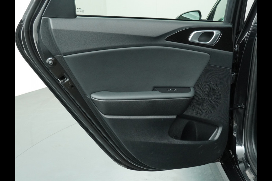 Kia Ceed Sportswagon 1.5 T-GDi GT-Line - Apple/Android Carplay - Navigatie - Stoel/Stuurverwarming - Lichtmetalen Velgen 17" - Fabrieksgarantie Tot 2031 Kia Ceed Sportswagon 1.5 T-GDi GT-Line - Apple/Android Carplay - Navigatie - Stoel/Stuurverwarming - Lichtmetalen Velgen 17" - Fabrieksgarantie Tot 2031