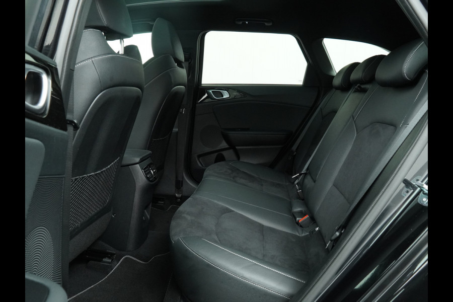 Kia Ceed Sportswagon 1.5 T-GDi GT-Line - Apple/Android Carplay - Navigatie - Stoel/Stuurverwarming - Lichtmetalen Velgen 17" - Fabrieksgarantie Tot 2031 Kia Ceed Sportswagon 1.5 T-GDi GT-Line - Apple/Android Carplay - Navigatie - Stoel/Stuurverwarming - Lichtmetalen Velgen 17" - Fabrieksgarantie Tot 2031