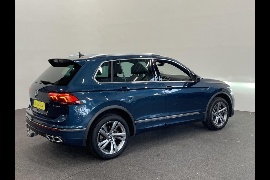 Volkswagen Tiguan 1.4 TSI eHybrid 245pk DSG R-Line Platinum Panoramadak Trekhaak Navigatie Apple Carplay/Android Auto Camera Parkeersensoren Adaptive Cruise Control Matrix Ledverlichting Stoel- en stuurverwarming Climate Control