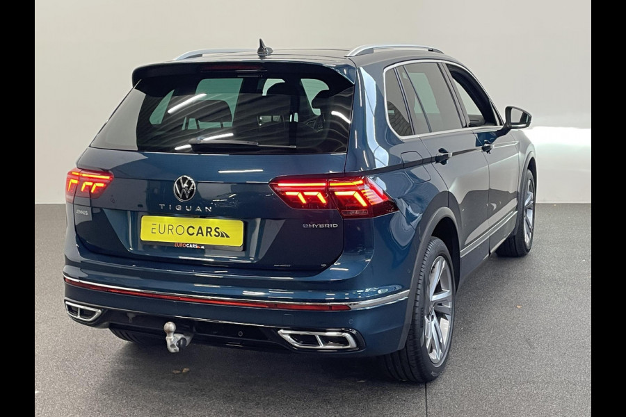 Volkswagen Tiguan 1.4 TSI eHybrid 245pk DSG R-Line Platinum Panoramadak Trekhaak Navigatie Apple Carplay/Android Auto Camera Parkeersensoren Adaptive Cruise Control Matrix Ledverlichting Stoel- en stuurverwarming Climate Control