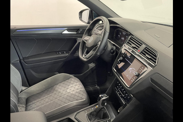 Volkswagen Tiguan 1.4 TSI eHybrid 245pk DSG R-Line Platinum Panoramadak Trekhaak Navigatie Apple Carplay/Android Auto Camera Parkeersensoren Adaptive Cruise Control Matrix Ledverlichting Stoel- en stuurverwarming Climate Control