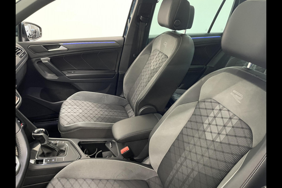 Volkswagen Tiguan 1.4 TSI eHybrid 245pk DSG R-Line Platinum Panoramadak Trekhaak Navigatie Apple Carplay/Android Auto Camera Parkeersensoren Adaptive Cruise Control Matrix Ledverlichting Stoel- en stuurverwarming Climate Control