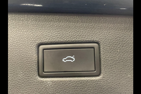 Volkswagen Tiguan 1.4 TSI eHybrid 245pk DSG R-Line Platinum Panoramadak Trekhaak Navigatie Apple Carplay/Android Auto Camera Parkeersensoren Adaptive Cruise Control Matrix Ledverlichting Stoel- en stuurverwarming Climate Control