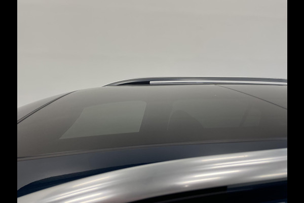 Volkswagen Tiguan 1.4 TSI eHybrid 245pk DSG R-Line Platinum Panoramadak Trekhaak Navigatie Apple Carplay/Android Auto Camera Parkeersensoren Adaptive Cruise Control Matrix Ledverlichting Stoel- en stuurverwarming Climate Control