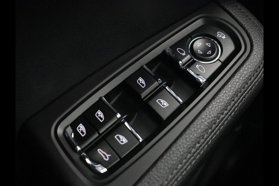 Porsche Macan 2.0 | GTS Pack | Panoramadak | Bose | Carplay | Camera | 18 voudige sportstoelen | Stoelverwarming | Trekhaak | Navigatie | Leder | Memory | DAB+ | 21'' Turbo velgen Porsche Macan 2.0 | GTS Pack | Panoramadak | Bose | Carplay | Camera | 18 voudige sportstoelen | Stoelverwarming | Trekhaak | Navigatie | Leder | Memory | DAB+ | 21'' Turbo velgen