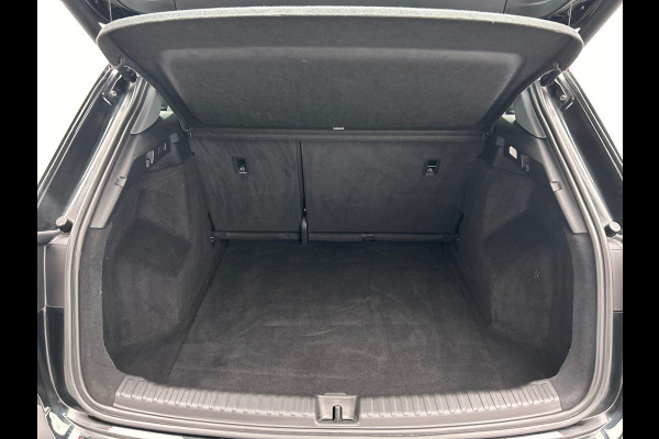 Audi Q4 e-tron 35 Launch edition Advanced Plus 55 kWh SOH 93% * Origineel Nederlands * Pano/dak Camera Adaptive cruise