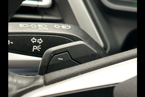 Audi Q4 e-tron 35 Launch edition Advanced Plus 55 kWh SOH 93% * Origineel Nederlands * Pano/dak Camera Adaptive cruise