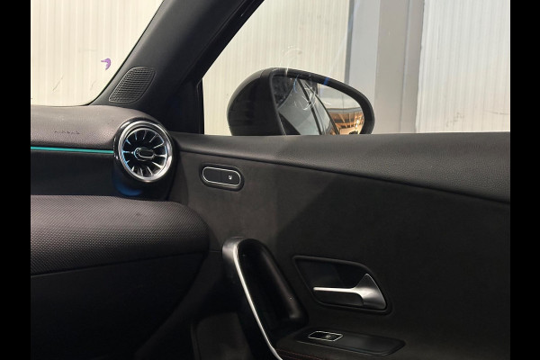 Mercedes-Benz A-Klasse 200 AMG Line | PANO | NIGHT | CAMERA | AMBIANCE Mercedes-Benz A-Klasse 200 AMG Line | PANO | NIGHT | CAMERA | AMBIANCE