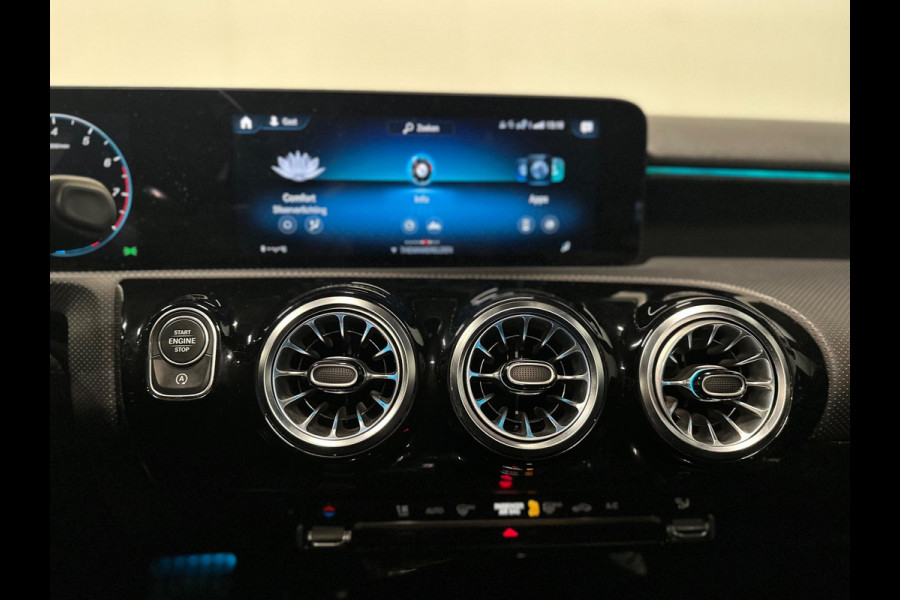 Mercedes-Benz A-Klasse 200 AMG Line | PANO | NIGHT | CAMERA | AMBIANCE Mercedes-Benz A-Klasse 200 AMG Line | PANO | NIGHT | CAMERA | AMBIANCE