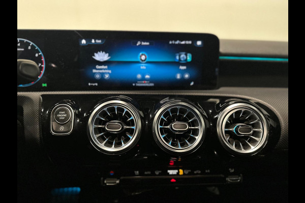 Mercedes-Benz A-Klasse 200 AMG Line | PANO | NIGHT | CAMERA | AMBIANCE Mercedes-Benz A-Klasse 200 AMG Line | PANO | NIGHT | CAMERA | AMBIANCE