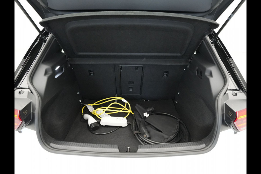 Volkswagen ID.3 Pro S 204pk 77 kWh Navigatie Acc Pdc Lm Velgen Carplay DAB 220