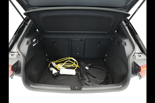 Volkswagen ID.3 Pro S 204pk 77 kWh Navigatie Acc Pdc Lm Velgen Carplay DAB 220