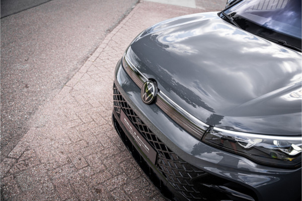 Volkswagen Tiguan 1.5 eHybrid 272pk R-Line Edition ** HUD ** Trekhaak ** 360 camera ** Massage Blackstyle ** Volkswagen Tiguan 1.5 eHybrid 272pk R-Line Edition ** HUD ** Trekhaak ** 360 camera ** Massage Blackstyle **