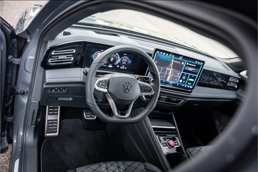 Volkswagen Tiguan 1.5 eHybrid 272pk R-Line Edition ** HUD ** Trekhaak ** 360 camera ** Massage Blackstyle ** Volkswagen Tiguan 1.5 eHybrid 272pk R-Line Edition ** HUD ** Trekhaak ** 360 camera ** Massage Blackstyle **