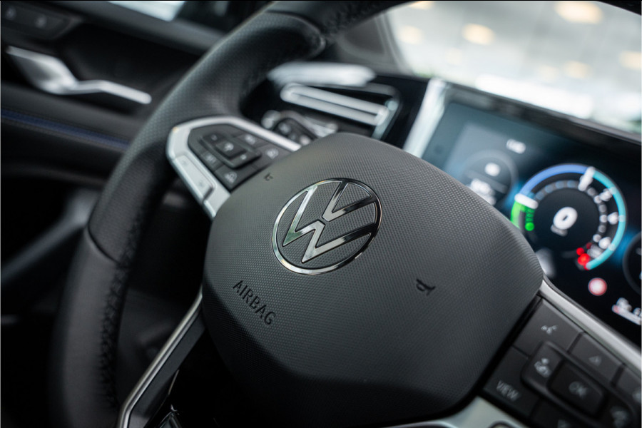 Volkswagen Tiguan 1.5 eHybrid 272pk R-Line Edition ** HUD ** Trekhaak ** 360 camera ** Massage Blackstyle ** Volkswagen Tiguan 1.5 eHybrid 272pk R-Line Edition ** HUD ** Trekhaak ** 360 camera ** Massage Blackstyle **
