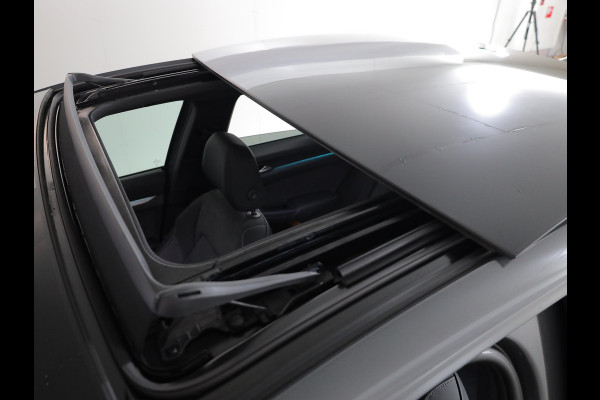 Volkswagen Golf 1.5 eTSI 50 Jahre Edition 150 pk Automaat (DSG) | Navigatie | Panoramadak | Parkeersensoren | Achteruitrijcamera | Matrix LED koplampen | Stoelverwarming | Volkswagen Golf 1.5 eTSI 50 Jahre Edition 150 pk Automaat (DSG) | Navigatie | Panoramadak | Parkeersensoren | Achteruitrijcamera | Matrix LED koplampen | Stoelverwarming |