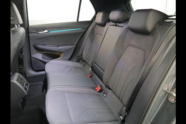 Volkswagen Golf 1.5 eTSI 50 Jahre Edition 150 pk Automaat (DSG) | Navigatie | Panoramadak | Parkeersensoren | Achteruitrijcamera | Matrix LED koplampen | Stoelverwarming | Volkswagen Golf 1.5 eTSI 50 Jahre Edition 150 pk Automaat (DSG) | Navigatie | Panoramadak | Parkeersensoren | Achteruitrijcamera | Matrix LED koplampen | Stoelverwarming |