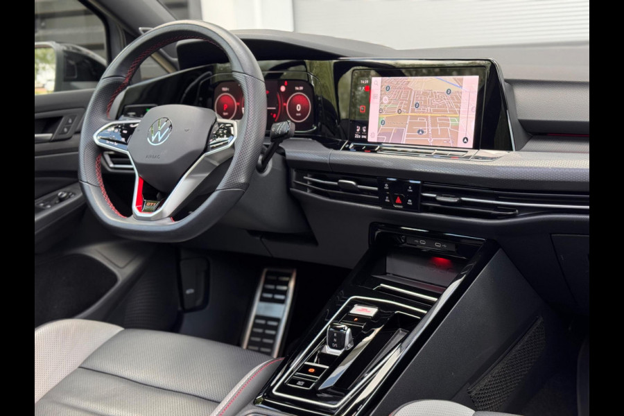 Volkswagen Golf 2.0 TSI GTI Pano/Memory/Matrix/H&K/HuD Volkswagen Golf 2.0 TSI GTI Pano/Memory/Matrix/H&K/HuD