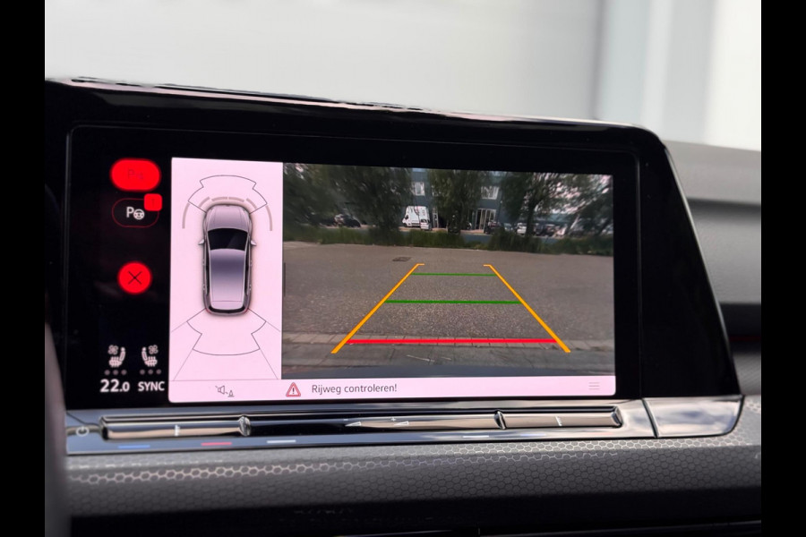 Volkswagen Golf 2.0 TSI GTI Pano/Memory/Matrix/H&K/HuD Volkswagen Golf 2.0 TSI GTI Pano/Memory/Matrix/H&K/HuD