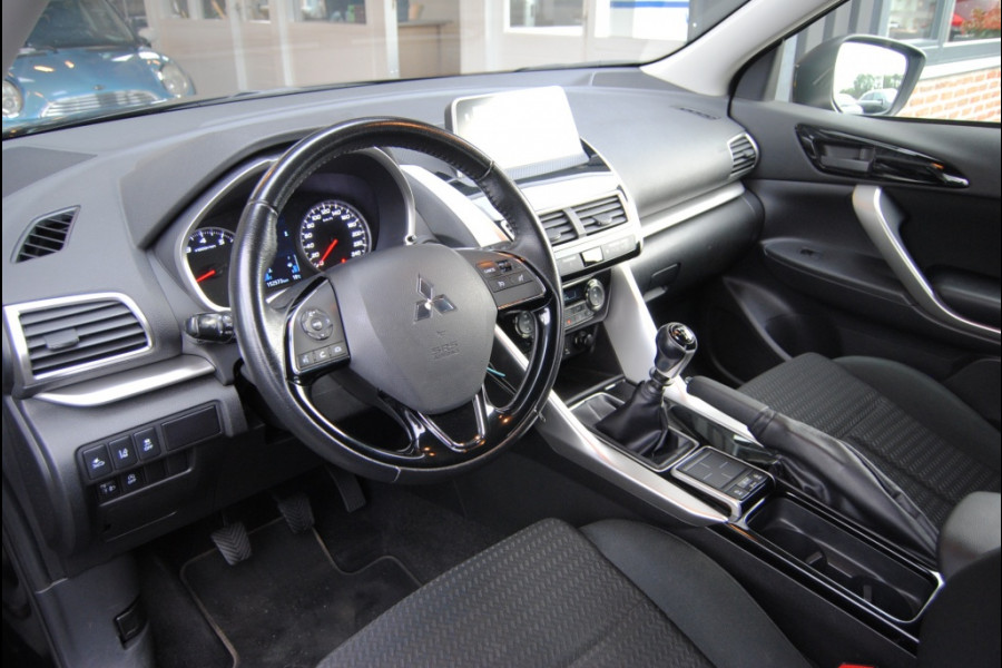 Mitsubishi Eclipse Cross 1.5 DI-T Pure Mitsubishi Eclipse Cross 1.5 DI-T Pure