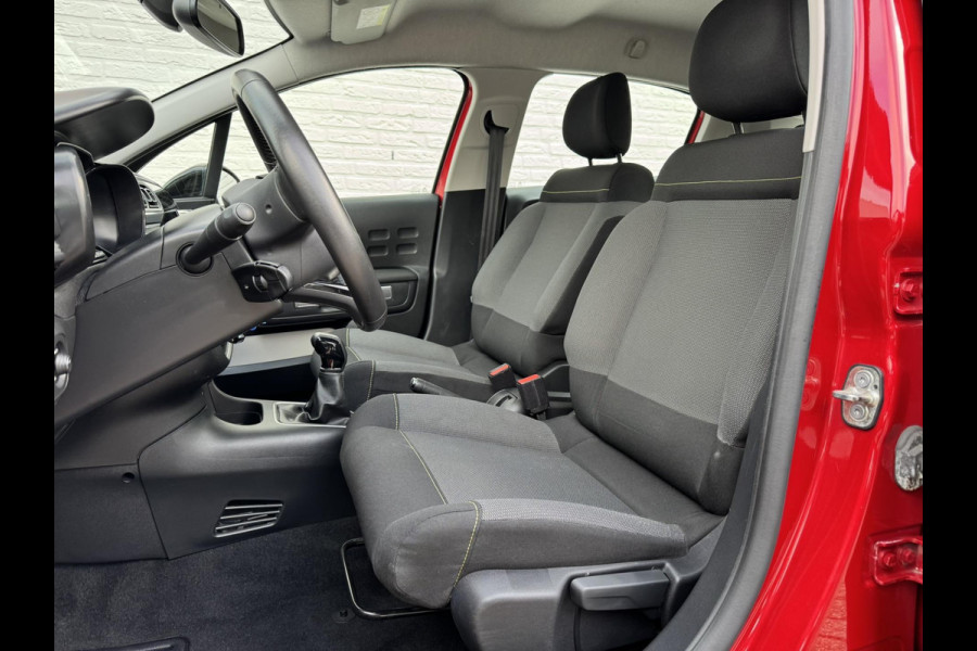 Citroën C3 1.2 PureTech Shine Business Cruise control Climate control LED Parkeersensoren plus camera Apple / Android Navigatie Citroën C3 1.2 PureTech Shine Business Cruise control Climate control LED Parkeersensoren plus camera Apple / Android Navigatie