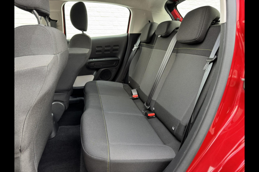 Citroën C3 1.2 PureTech Shine Business Cruise control Climate control LED Parkeersensoren plus camera Apple / Android Navigatie Citroën C3 1.2 PureTech Shine Business Cruise control Climate control LED Parkeersensoren plus camera Apple / Android Navigatie