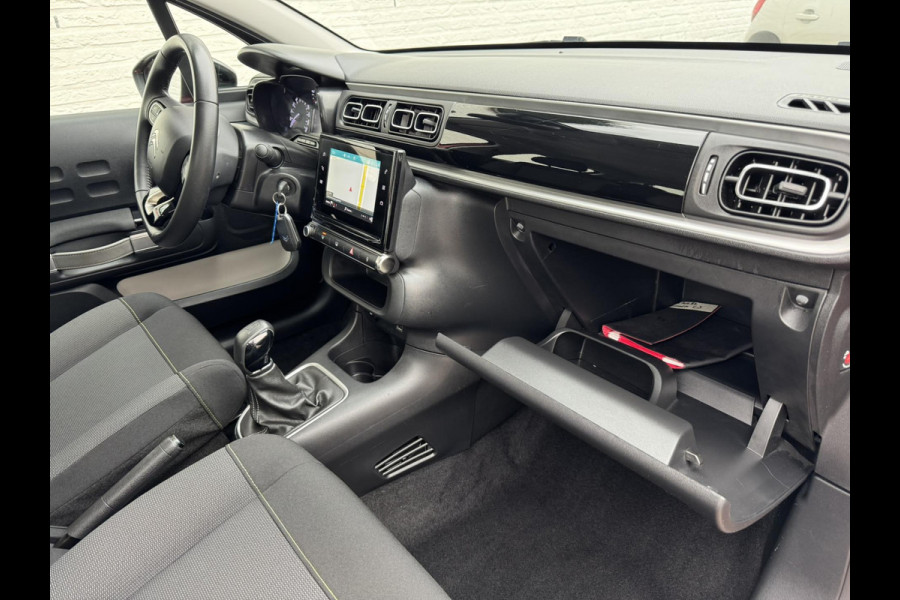 Citroën C3 1.2 PureTech Shine Business Cruise control Climate control LED Parkeersensoren plus camera Apple / Android Navigatie Citroën C3 1.2 PureTech Shine Business Cruise control Climate control LED Parkeersensoren plus camera Apple / Android Navigatie