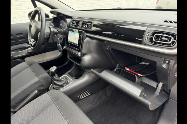 Citroën C3 1.2 PureTech Shine Business Cruise control Climate control LED Parkeersensoren plus camera Apple / Android Navigatie Citroën C3 1.2 PureTech Shine Business Cruise control Climate control LED Parkeersensoren plus camera Apple / Android Navigatie