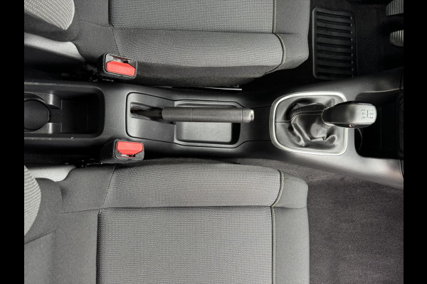 Citroën C3 1.2 PureTech Shine Business Cruise control Climate control LED Parkeersensoren plus camera Apple / Android Navigatie Citroën C3 1.2 PureTech Shine Business Cruise control Climate control LED Parkeersensoren plus camera Apple / Android Navigatie