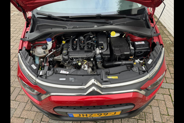 Citroën C3 1.2 PureTech Shine Business Cruise control Climate control LED Parkeersensoren plus camera Apple / Android Navigatie Citroën C3 1.2 PureTech Shine Business Cruise control Climate control LED Parkeersensoren plus camera Apple / Android Navigatie