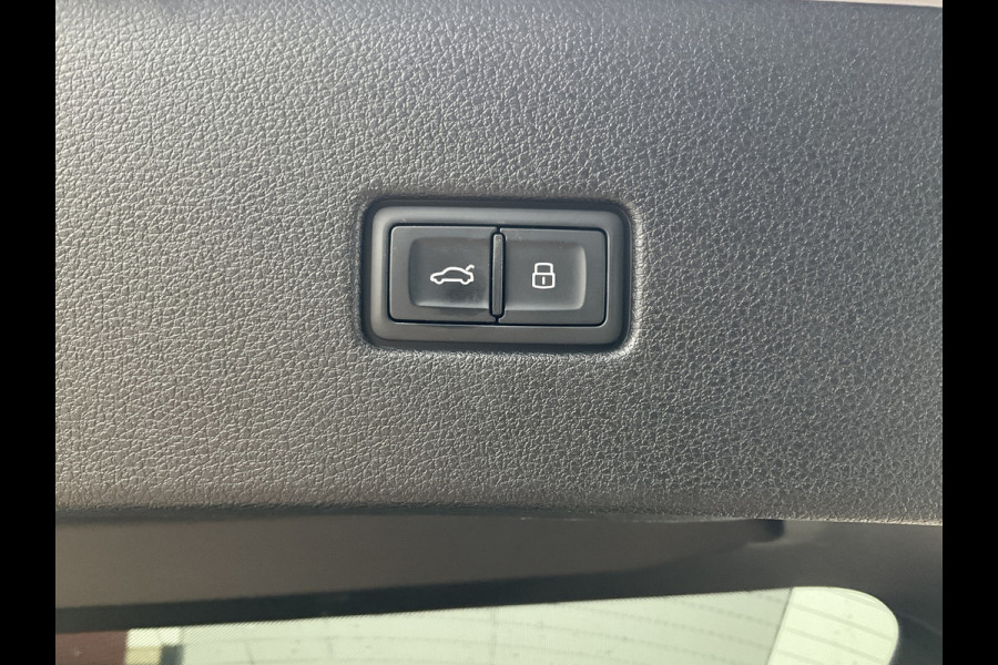 Audi SQ8 4.0 TDI NightVision Carboninleg B&O 4Wielsturing Sfeerverl HUD 360° Trekhaak Audi SQ8 4.0 TDI NightVision Carboninleg B&O 4Wielsturing Sfeerverl HUD 360° Trekhaak