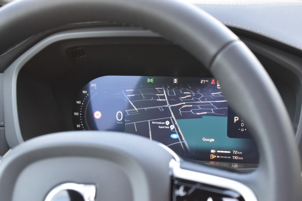 Volvo XC60 T6 AWD 350PK Plug-in Hybrid Ultra Dark | DEMO | Luchtvering | Trekhaak | 21"LMV | 360 camera | Panodak | HUD | H&K |