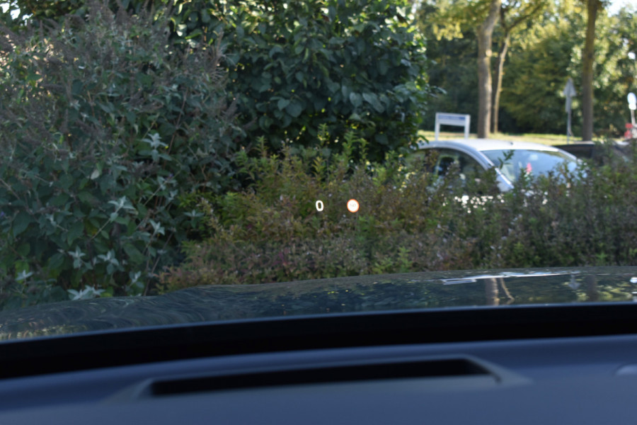 Volvo XC60 T6 AWD 350PK Plug-in Hybrid Ultra Dark | DEMO | Luchtvering | Trekhaak | 21"LMV | 360 camera | Panodak | HUD | H&K |