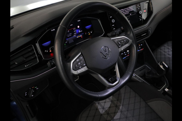 Volkswagen Polo 1.0 TSI R-Line 110pk DSG| Navi| 17'LMvelgen | Matrix LEDlampen| Digital display Volkswagen Polo 1.0 TSI R-Line 110pk DSG| Navi| 17'LMvelgen | Matrix LEDlampen| Digital display