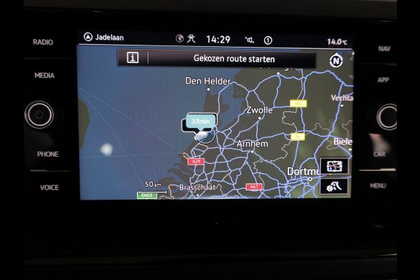 Volkswagen Polo 1.0 TSI R-Line 110pk DSG| Navi| 17'LMvelgen | Matrix LEDlampen| Digital display Volkswagen Polo 1.0 TSI R-Line 110pk DSG| Navi| 17'LMvelgen | Matrix LEDlampen| Digital display