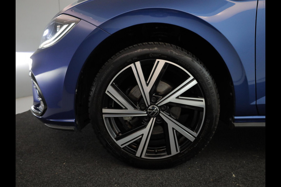 Volkswagen Polo 1.0 TSI R-Line 110pk DSG| Navi| 17'LMvelgen | Matrix LEDlampen| Digital display Volkswagen Polo 1.0 TSI R-Line 110pk DSG| Navi| 17'LMvelgen | Matrix LEDlampen| Digital display