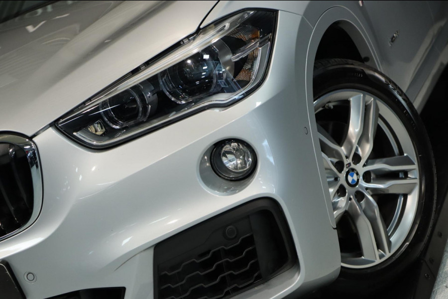 BMW X1 XDrive25i M Sport / PANODAK / HUD / KEYLESS / MEMORY / H&K / CAMERA BMW X1 XDrive25i M Sport / PANODAK / HUD / KEYLESS / MEMORY / H&K / CAMERA