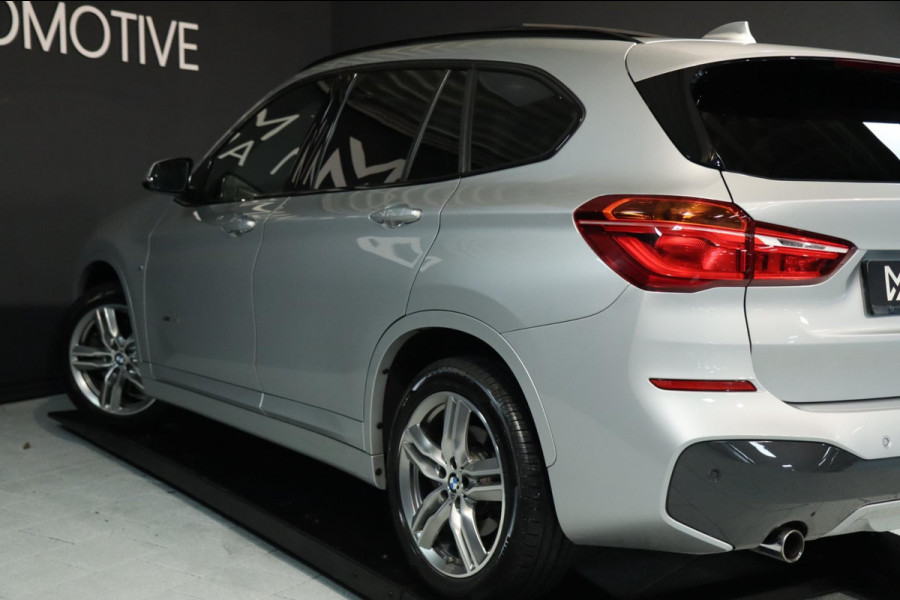 BMW X1 XDrive25i M Sport / PANODAK / HUD / KEYLESS / MEMORY / H&K / CAMERA BMW X1 XDrive25i M Sport / PANODAK / HUD / KEYLESS / MEMORY / H&K / CAMERA
