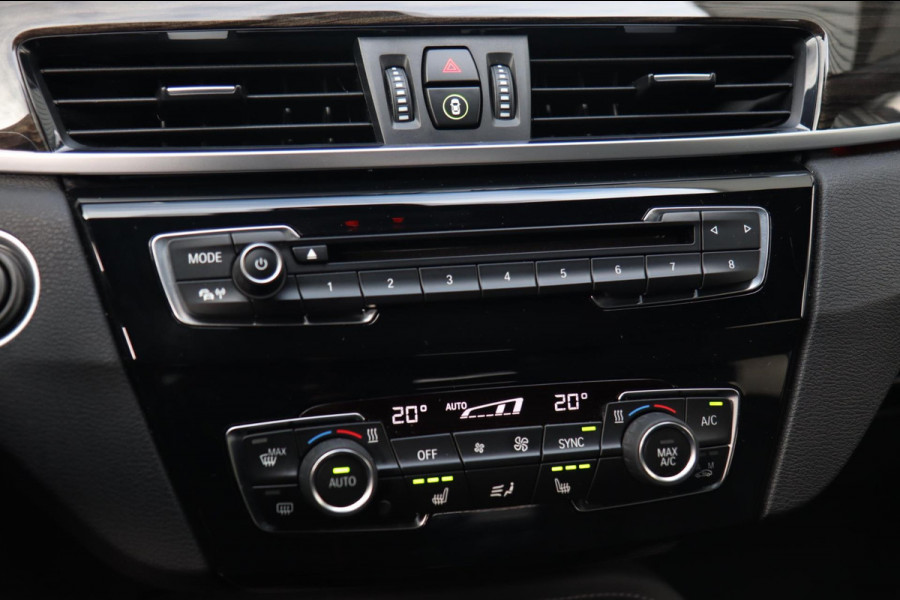 BMW X1 XDrive25i M Sport / PANODAK / HUD / KEYLESS / MEMORY / H&K / CAMERA BMW X1 XDrive25i M Sport / PANODAK / HUD / KEYLESS / MEMORY / H&K / CAMERA