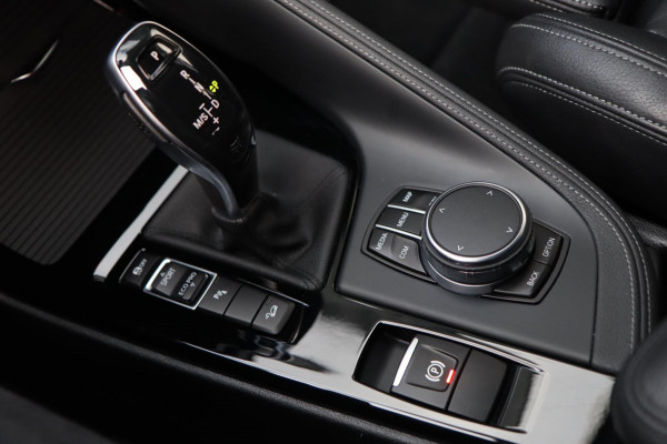 BMW X1 XDrive25i M Sport / PANODAK / HUD / KEYLESS / MEMORY / H&K / CAMERA BMW X1 XDrive25i M Sport / PANODAK / HUD / KEYLESS / MEMORY / H&K / CAMERA