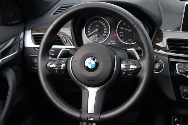 BMW X1 XDrive25i M Sport / PANODAK / HUD / KEYLESS / MEMORY / H&K / CAMERA BMW X1 XDrive25i M Sport / PANODAK / HUD / KEYLESS / MEMORY / H&K / CAMERA