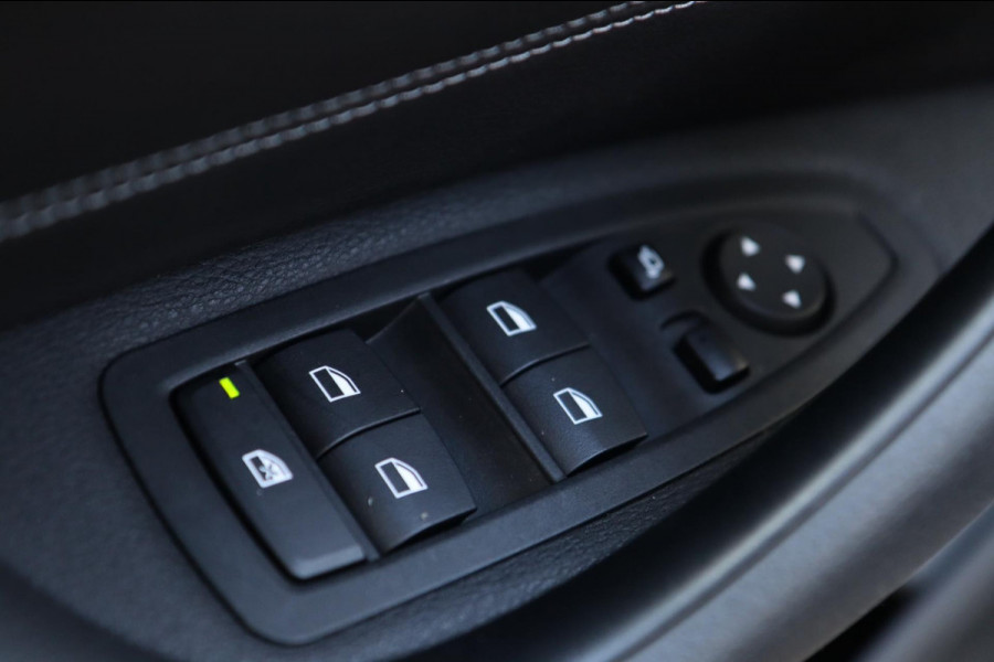 BMW X1 XDrive25i M Sport / PANODAK / HUD / KEYLESS / MEMORY / H&K / CAMERA BMW X1 XDrive25i M Sport / PANODAK / HUD / KEYLESS / MEMORY / H&K / CAMERA